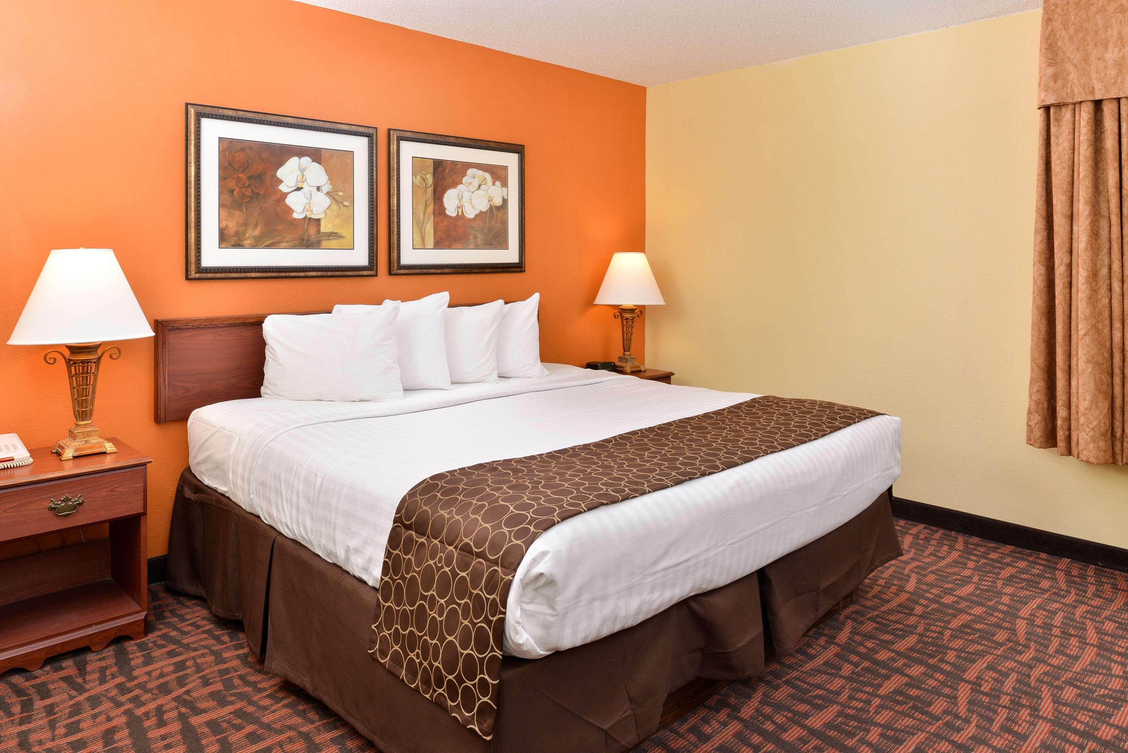 Best Western Louisville East Inn&Suites Eksteriør billede