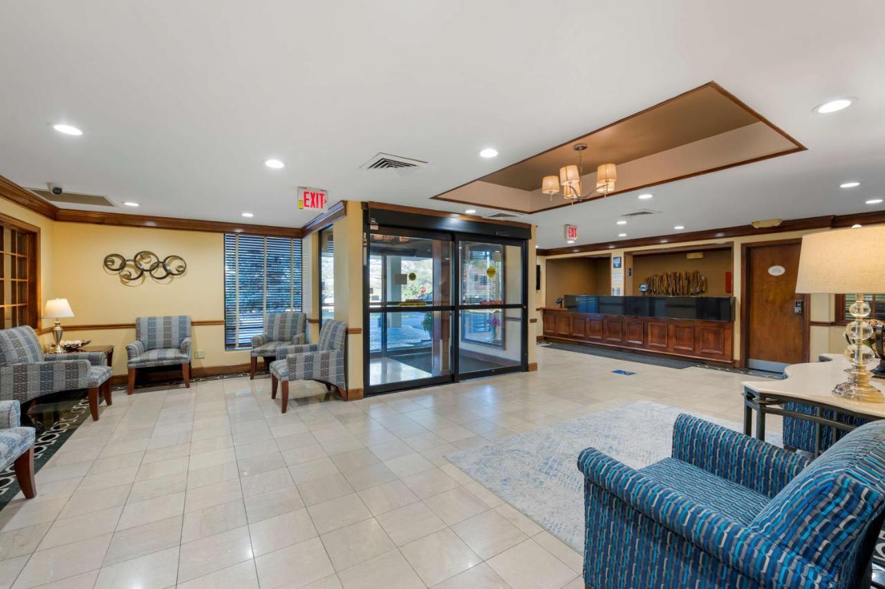 Best Western Louisville East Inn&Suites Eksteriør billede