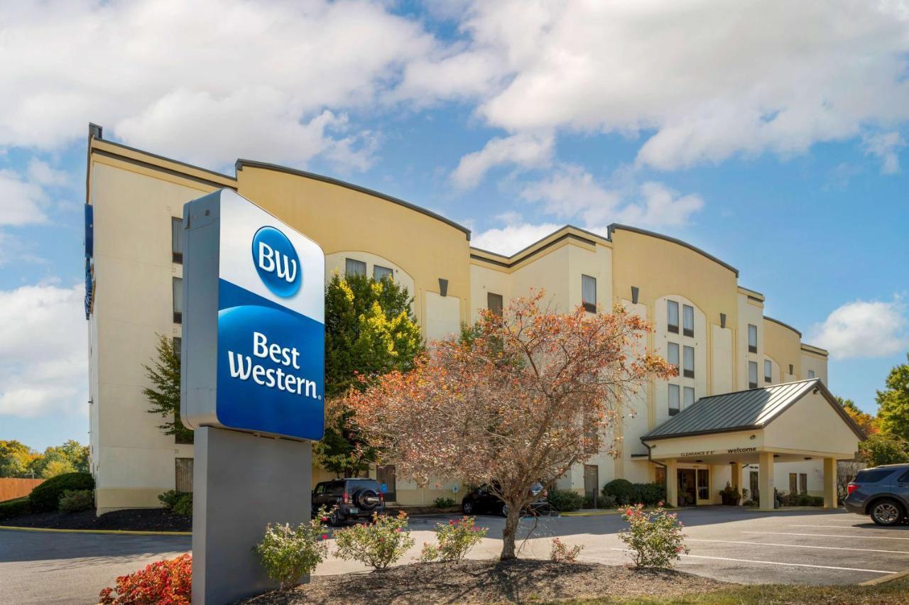 Best Western Louisville East Inn&Suites Eksteriør billede