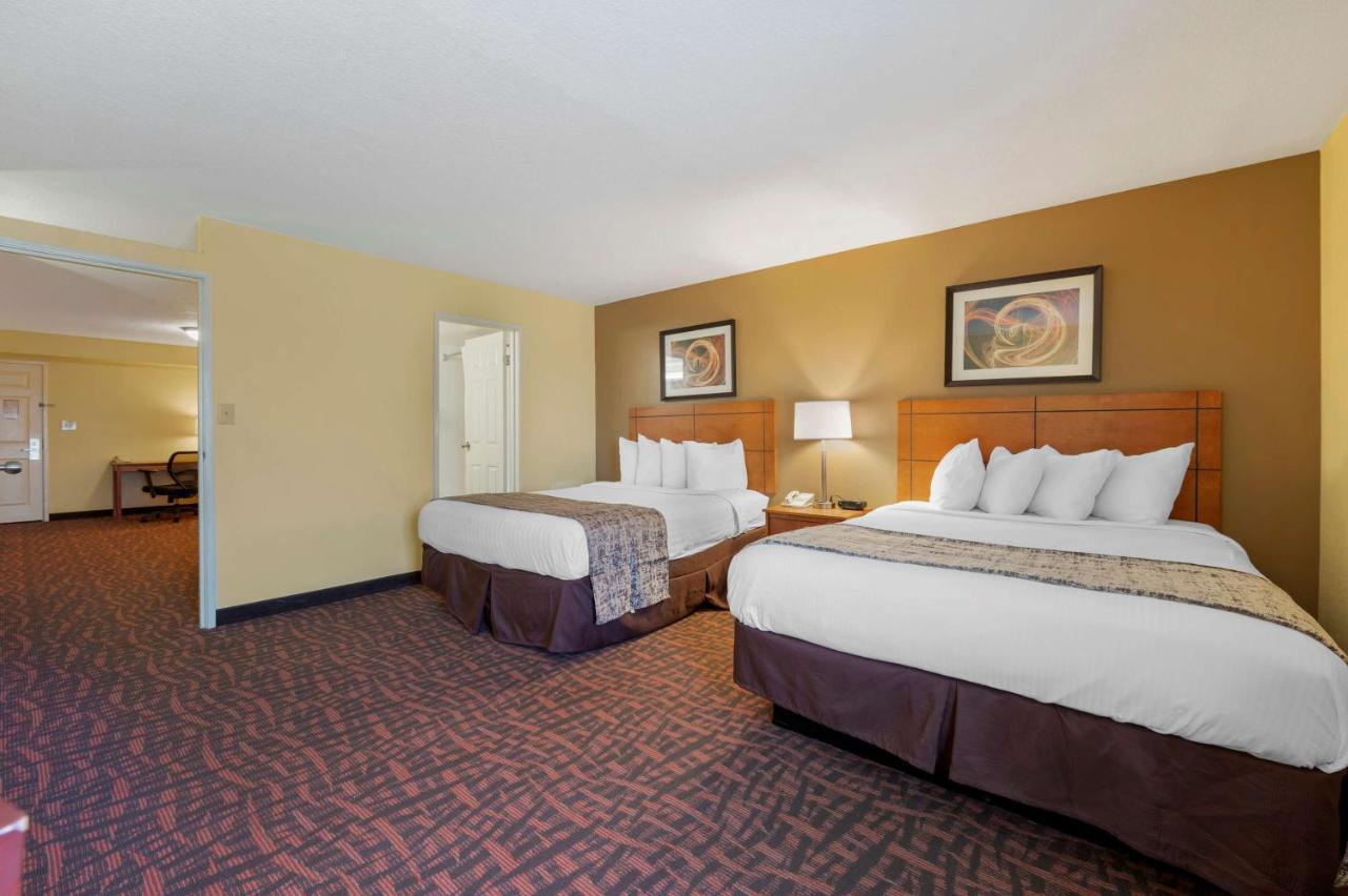 Best Western Louisville East Inn&Suites Eksteriør billede