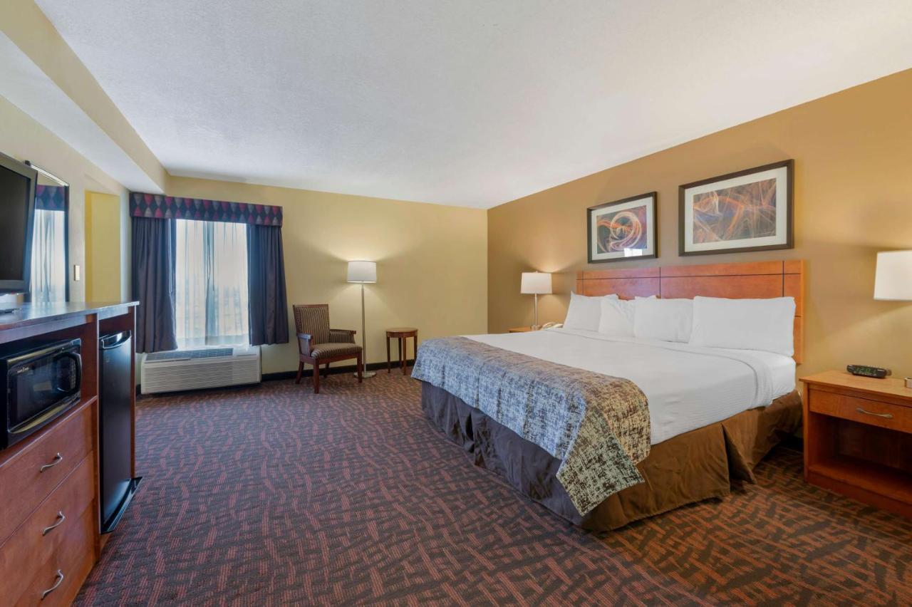 Best Western Louisville East Inn&Suites Eksteriør billede