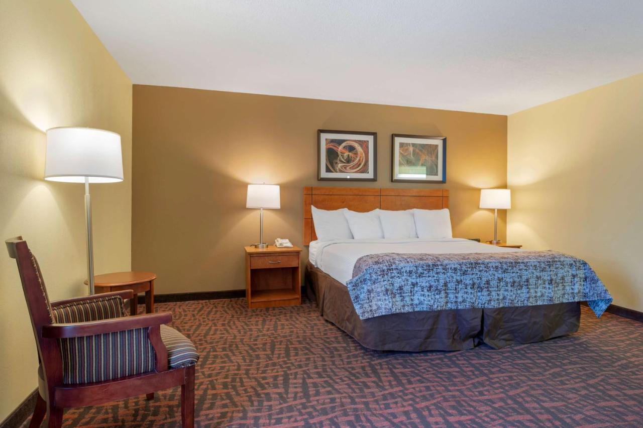 Best Western Louisville East Inn&Suites Eksteriør billede
