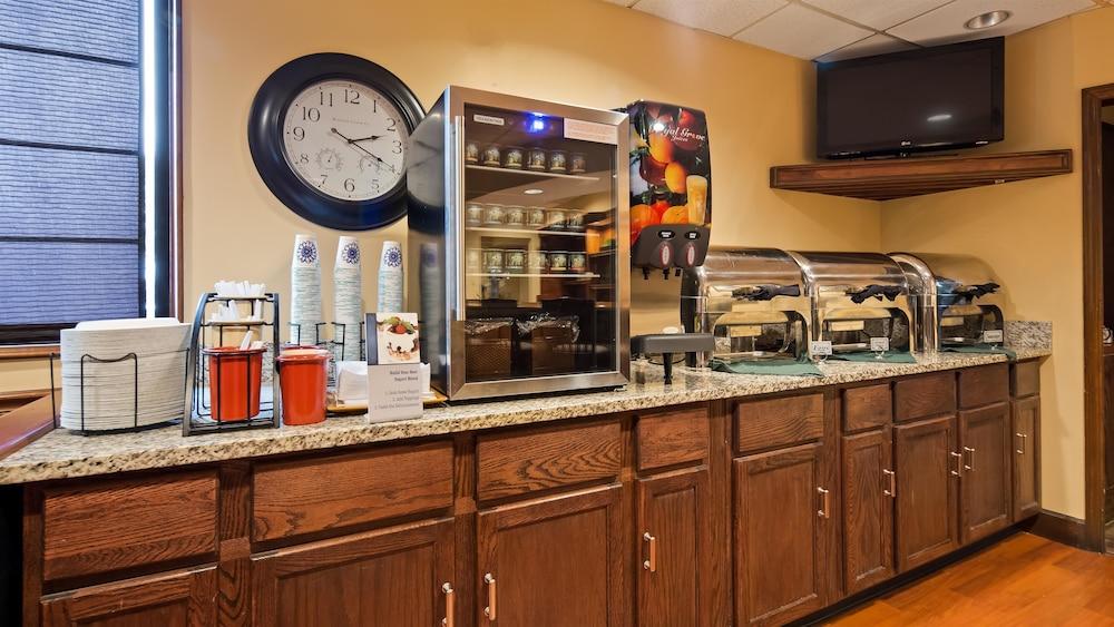 Best Western Louisville East Inn&Suites Eksteriør billede