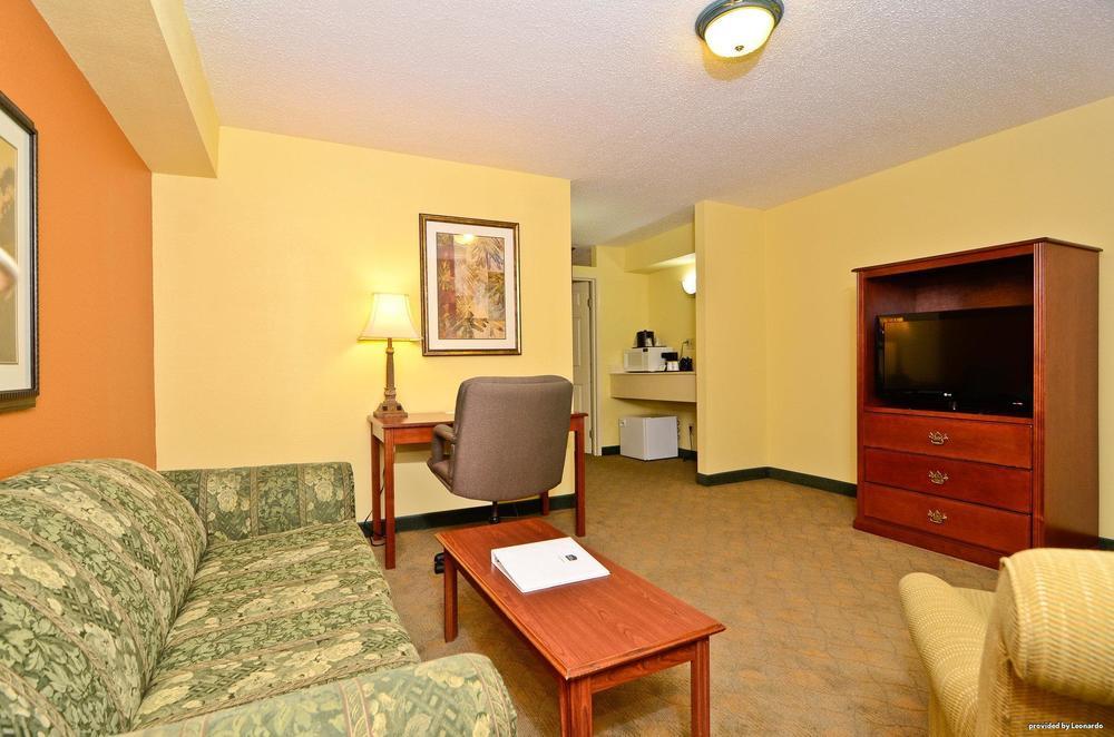 Best Western Louisville East Inn&Suites Værelse billede