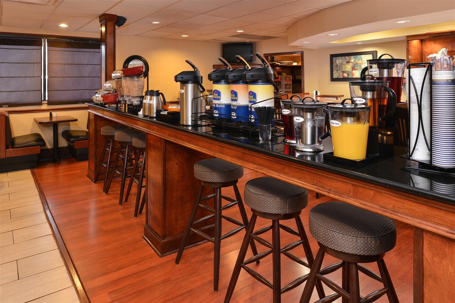 Best Western Louisville East Inn&Suites Eksteriør billede