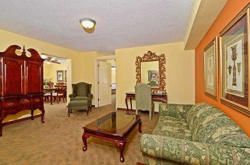 Best Western Louisville East Inn&Suites Eksteriør billede