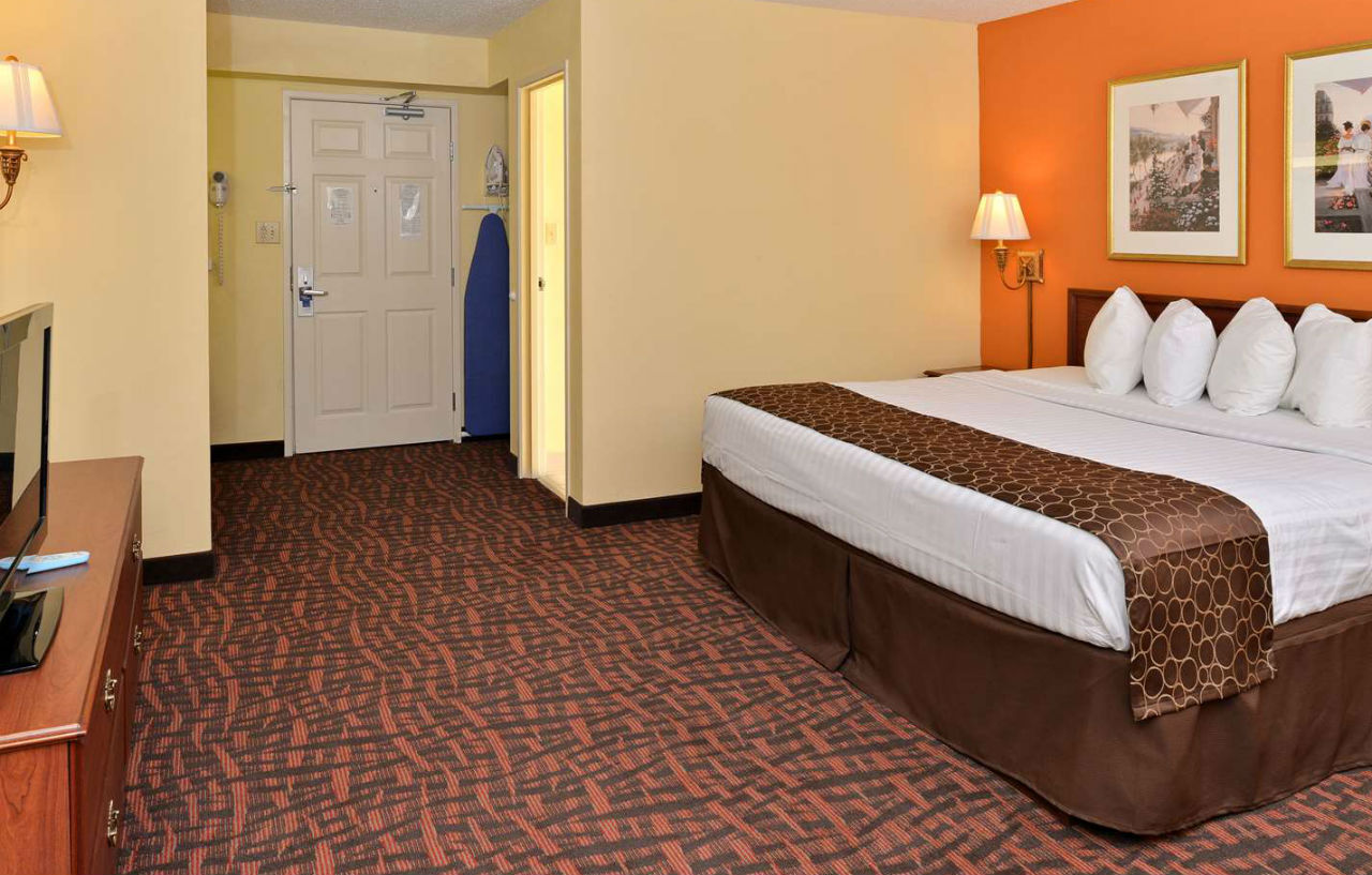 Best Western Louisville East Inn&Suites Eksteriør billede